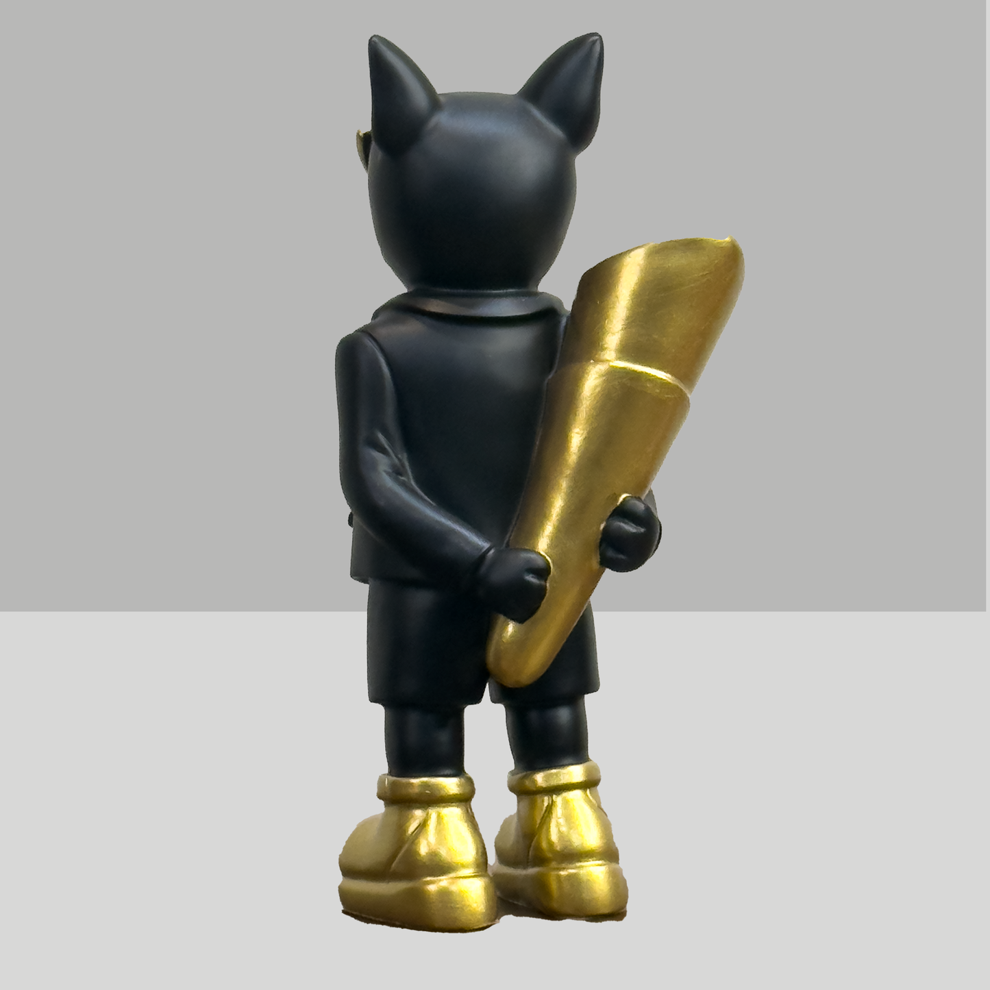 The Regal Bulldog Figurine – Noir & Gold Edition